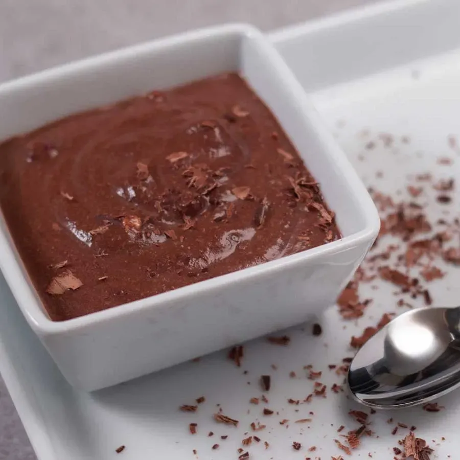 Fuel Your Preparation Chocolate Mousse with Granola & Cherry 25 Year Tin